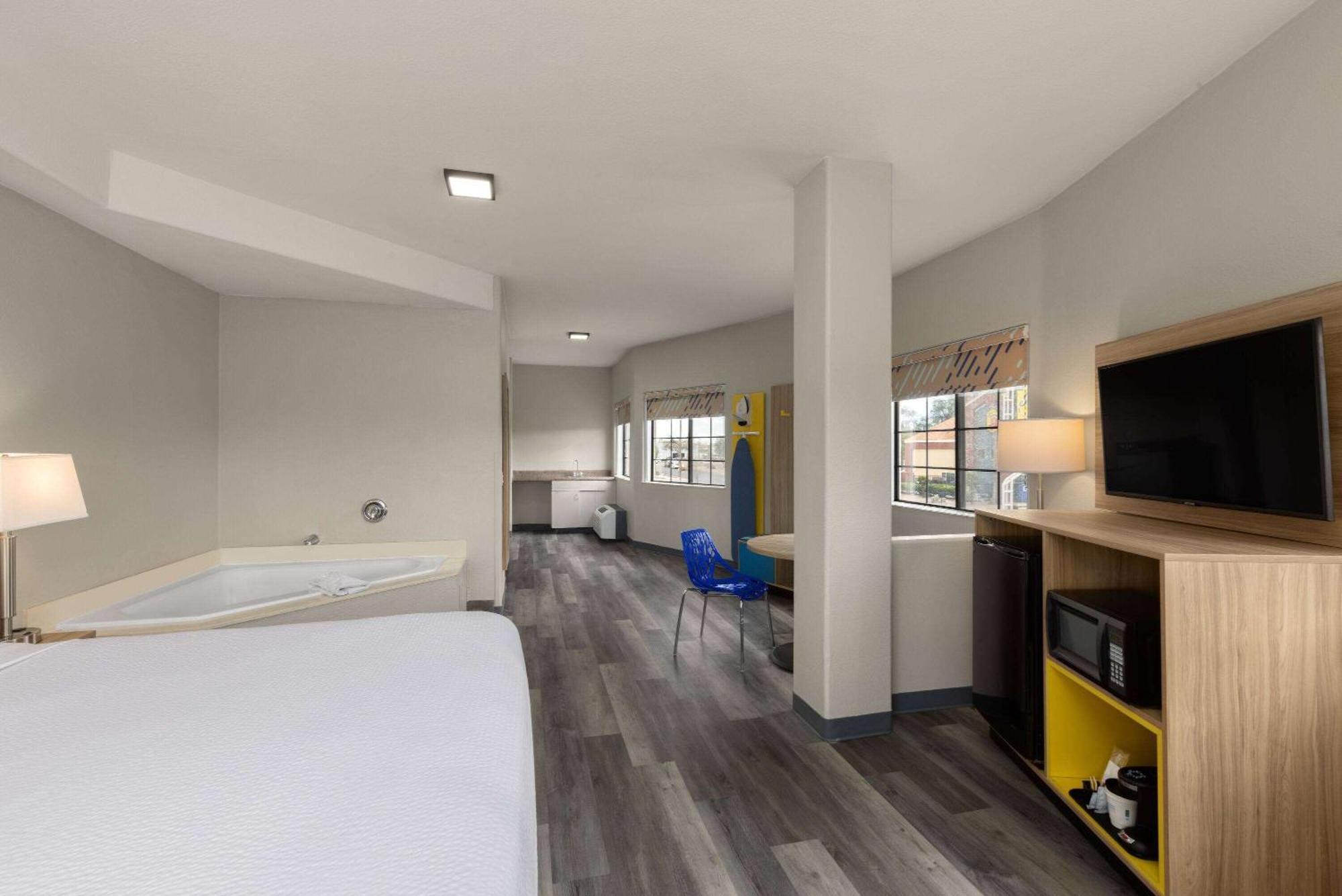 Days Inn & Suites By Wyndham Tucson/Marana Екстер'єр фото