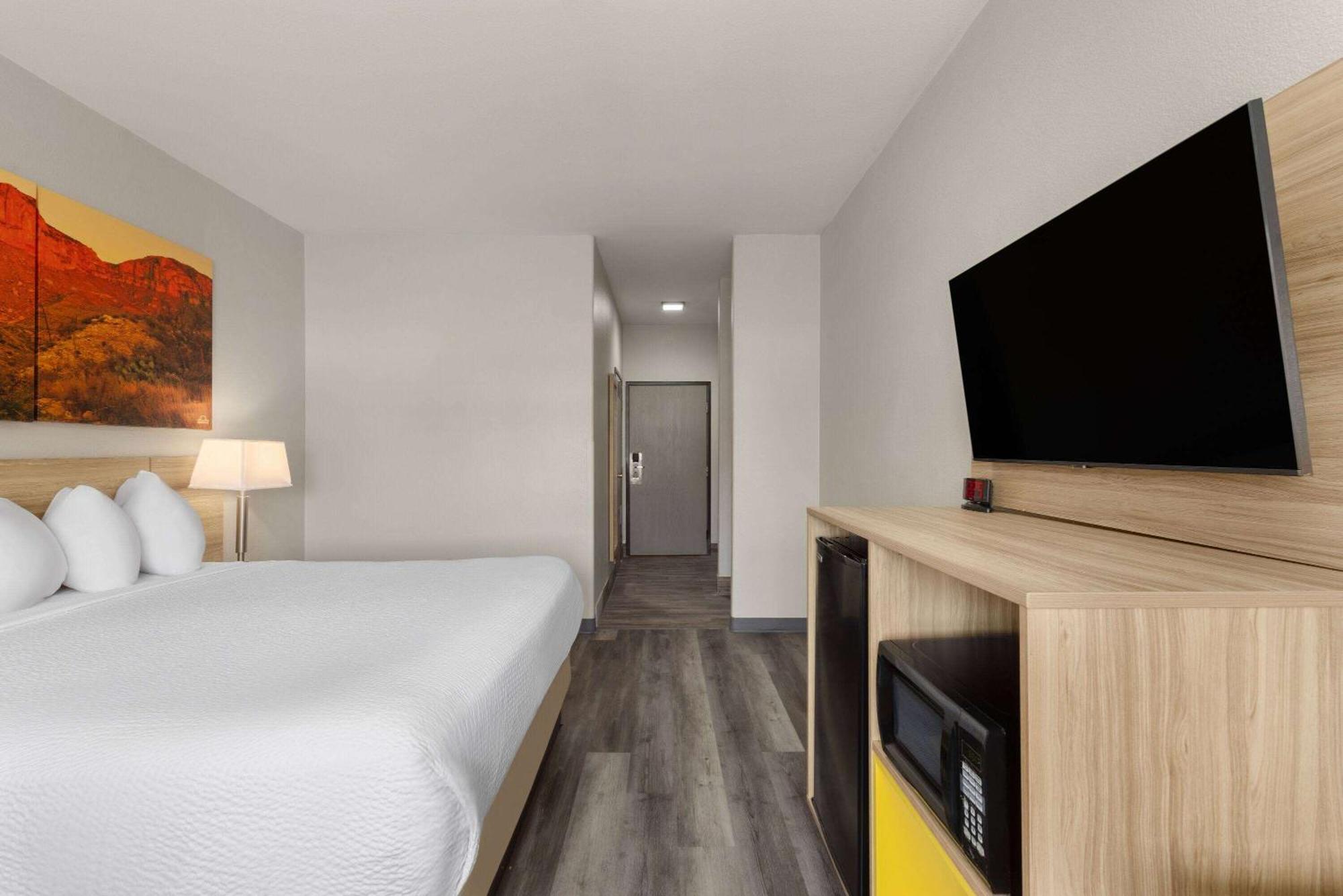 Days Inn & Suites By Wyndham Tucson/Marana Екстер'єр фото